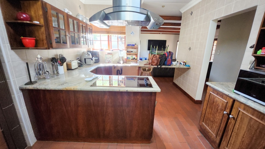 5 Bedroom Property for Sale in Wilkoppies North West